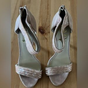 EUC Joan & David sample beaded heels. Worn in fashion show only size 6 old pink